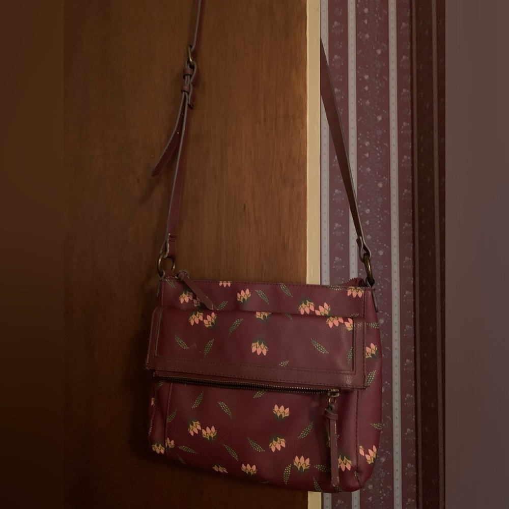 Sonoma Floral Burgundy Pebbled Leather Flapover Pocket Crossbody Bag SUPER EUC
